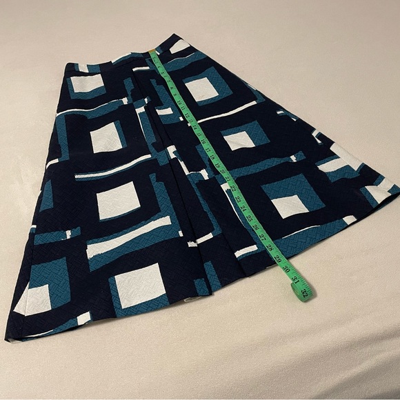 Banana Republic Geometric A-Line Skirt, size 0 - Picture 3 of 6